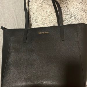 Brand new with tags michael kors large purse